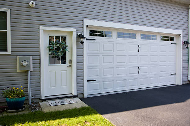 24/7 Emergency Garage Door Panel Replacement experts in Vinings, GA